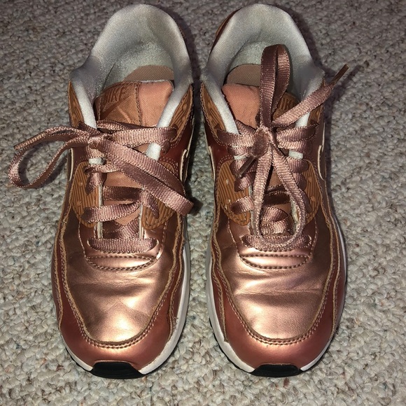 Rose Gold Nike Air Max size 4.5y fits womens 6 - Picture 6 of 10